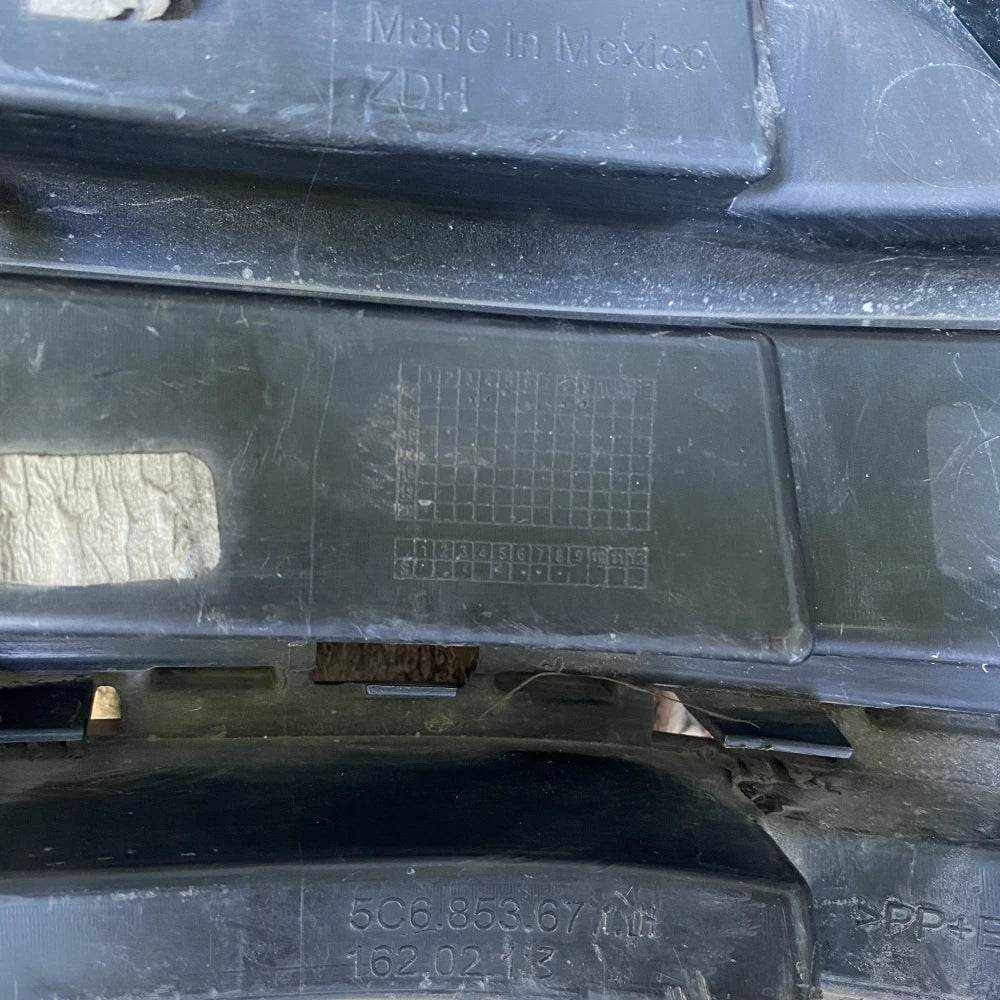 Volkswagen Jetta Ön Tampon Orta Izgara Sensörlü 5C6853677Q