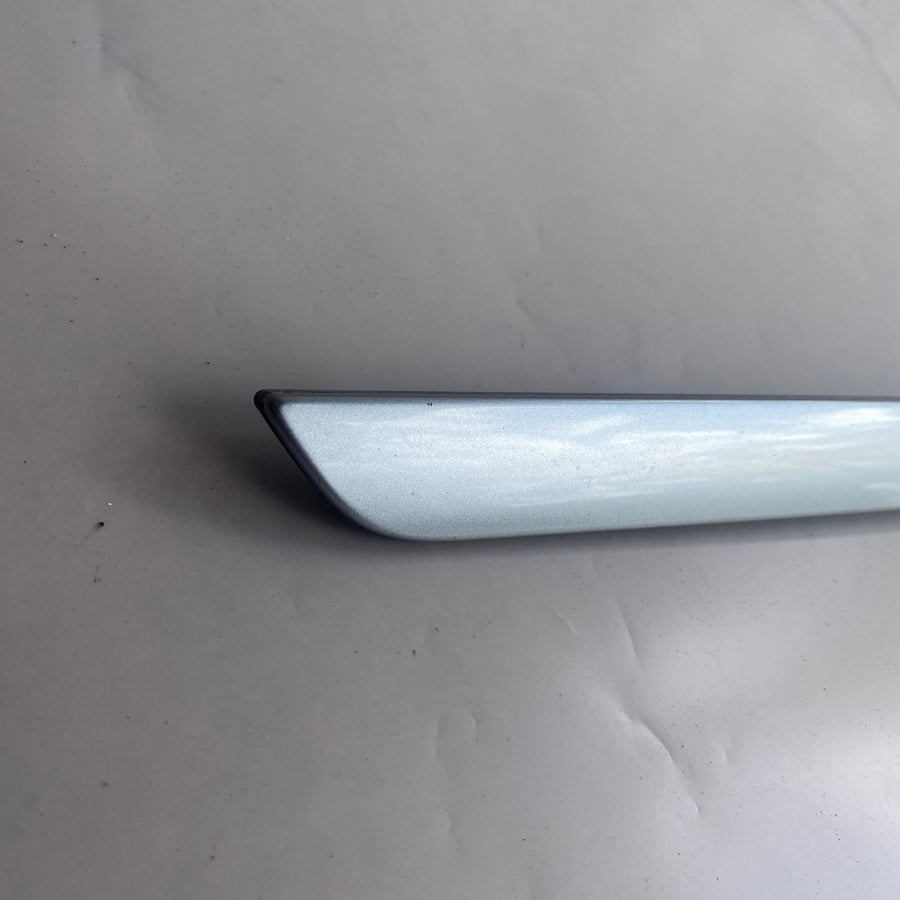 Volkswagen Golf 5 Ön Sağ Kapı Çıtası 1K4 867440