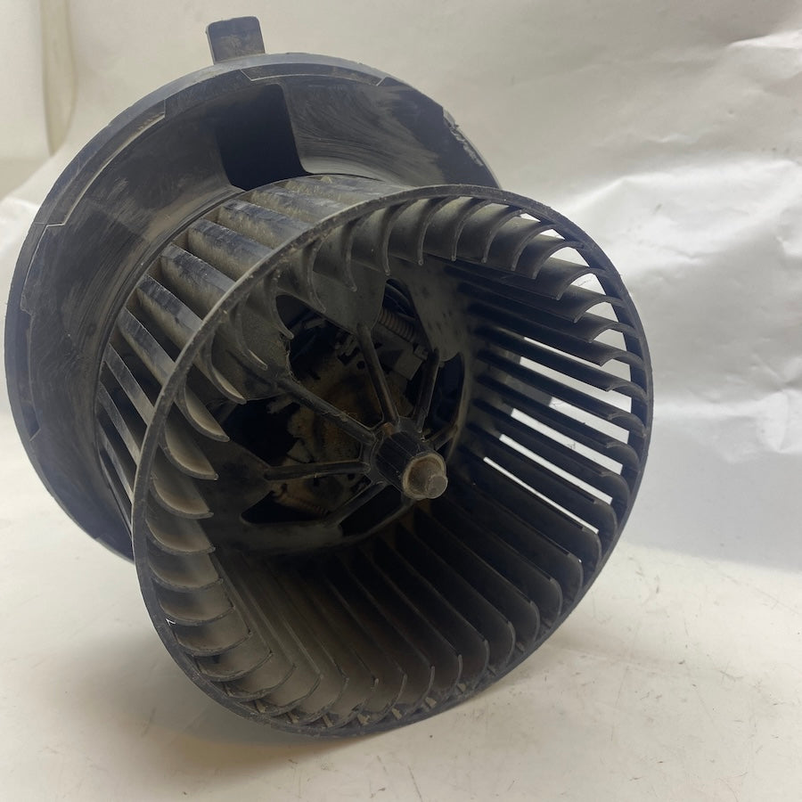 Volkswagen Golf 5/Caddy Kalorifer Motoru 1K1819015