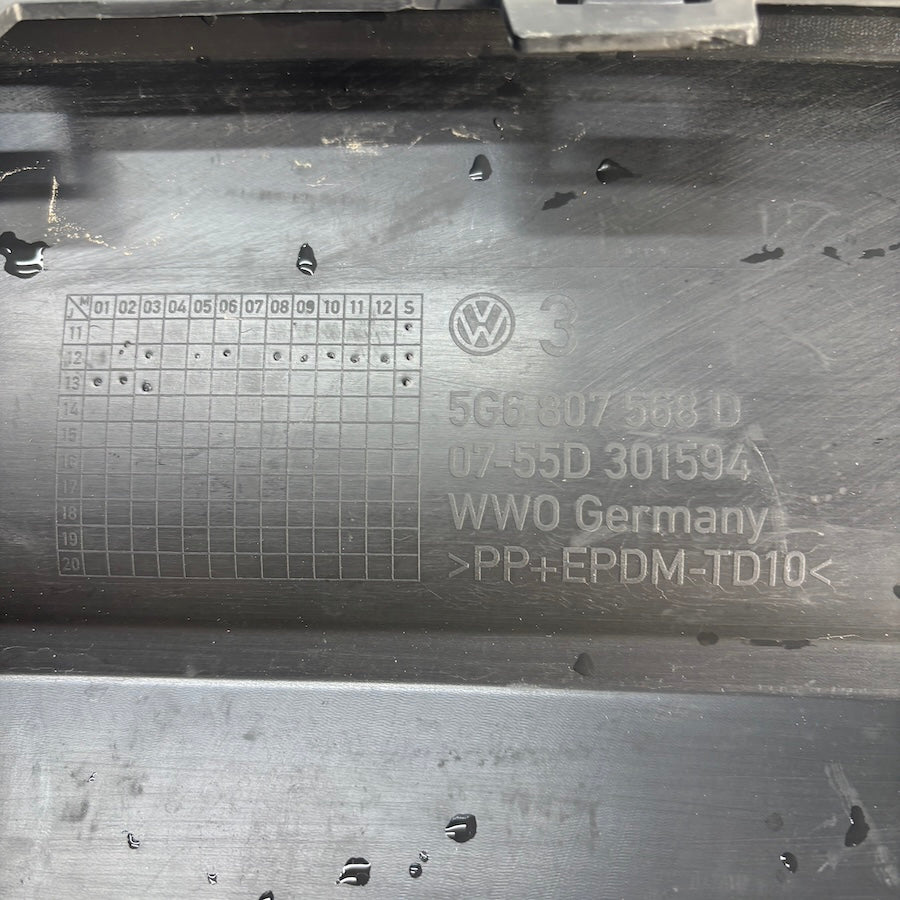 Volkswagen Golf 7 Arka Spoiler 5G6 807 568 D