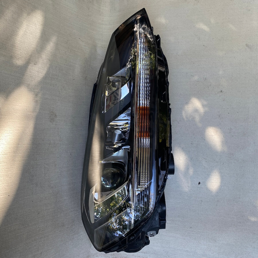 Volkswagen Golf 7 Sağ Far 044923 90045128