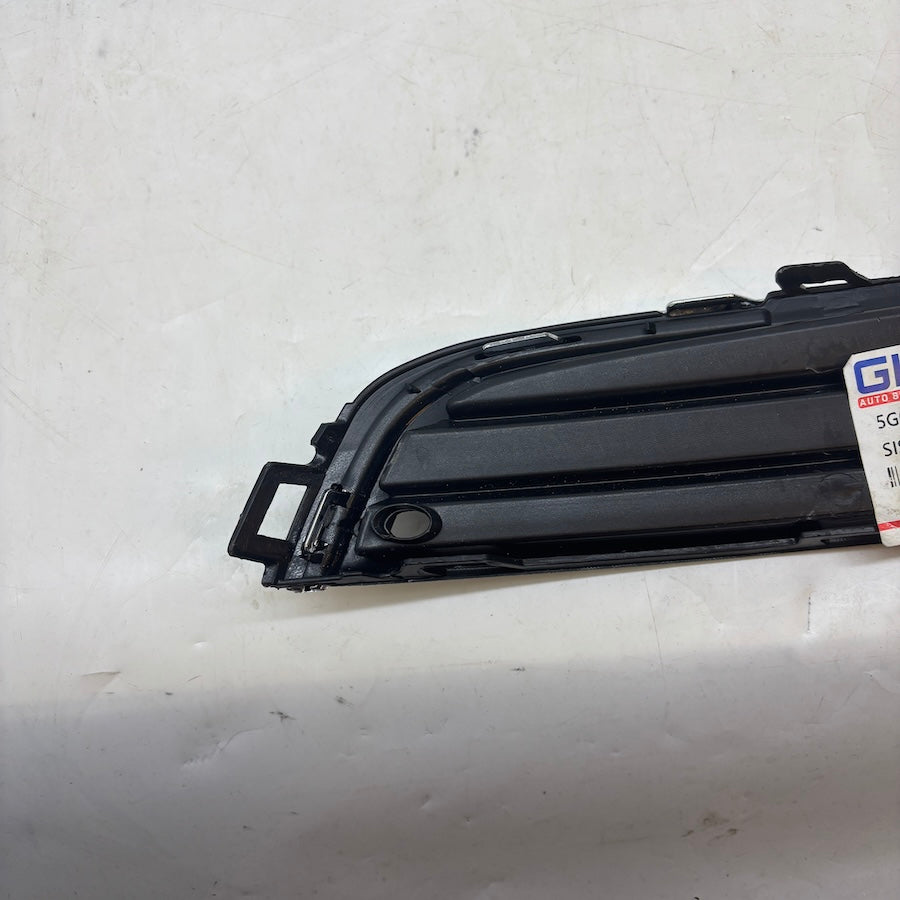 Volkswagen Golf 7 Tampon Çıtası / Sis Kapağı 5G0853666A