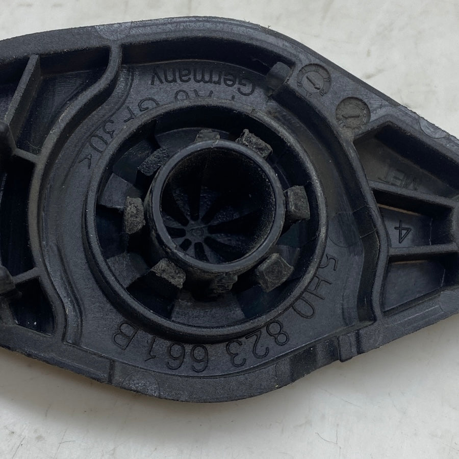 Volkswagen Golf 8 Kaput Emniyet Mandalı 5H0823661B