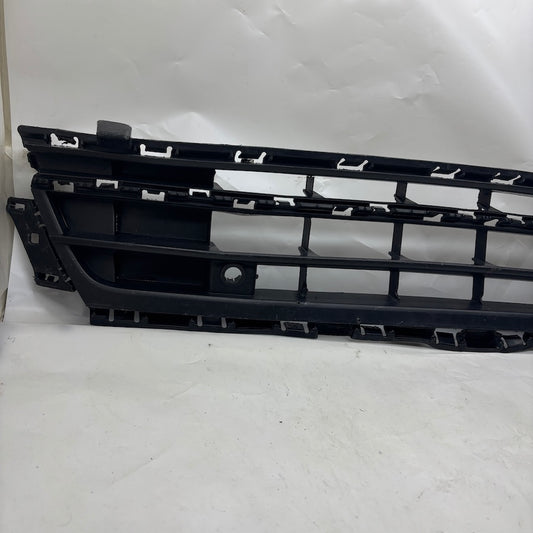 Volkswagen Jetta Ön Tampon Orta Izgara 5C6853671