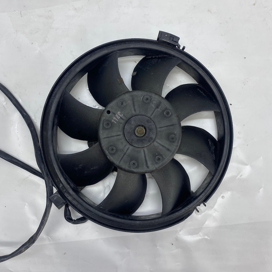Volkswagen Passat / Audi A4 Radyatör Fanı 8D0959455R