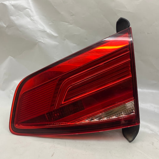 Volkswagen Passat B8 İç Stop Lambası Orijinal