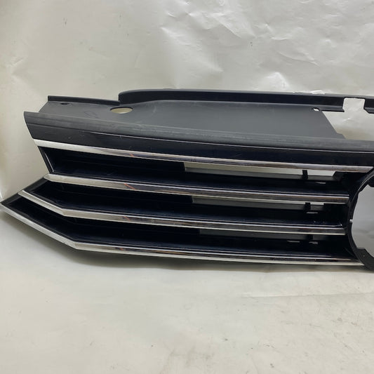 Volkswagen Passat B8 Ön Panjur 3G0853653G