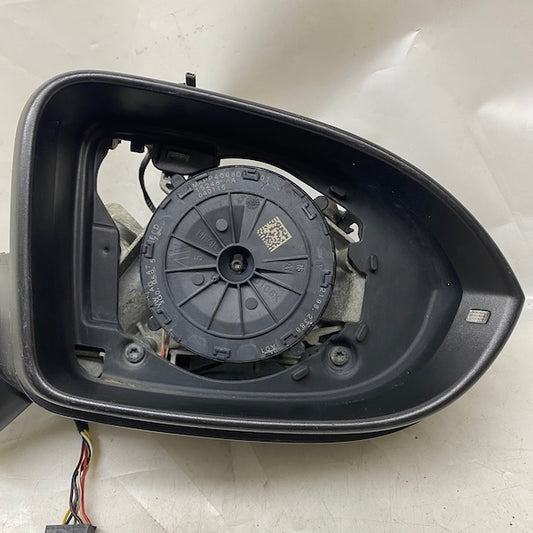 Volkswagen Passat B8 Sağ Dikiz Aynası Katlamasız En Uygun Oto Parça