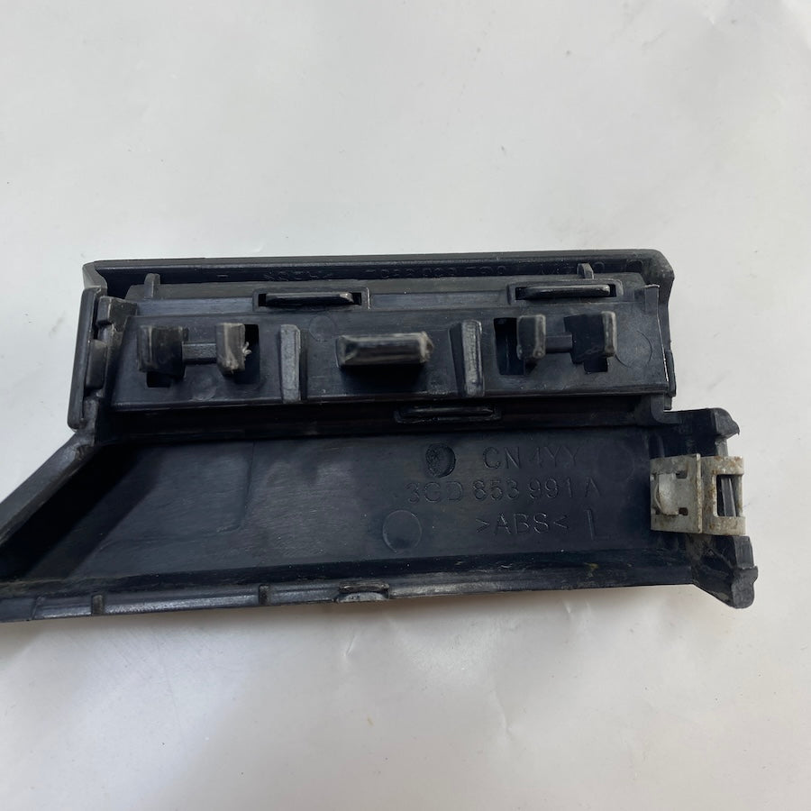 Volkswagen Passat Çamurluk Çıtası Sol 3GD853991A