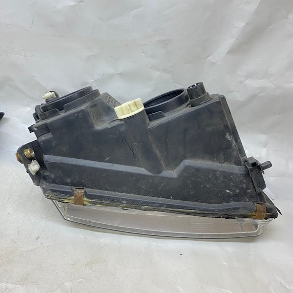 Volkswagen Passat Far 97-01 3B0941017 İthal Temiz Çıkma En Uygun Oto Parça