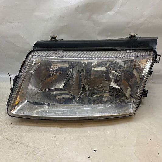 Volkswagen Passat Far 97-01 3B0941017 İthal Temiz Çıkma Sol En Uygun Oto Parça