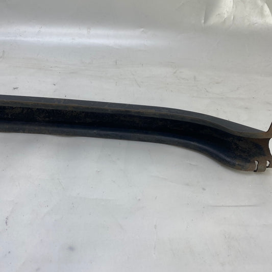 3AA807651A kodlu ön tampon demiri – VW Passat 2010-2015 için çıkma OEM parça