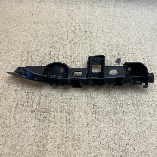 Volkswagen Passat Ön Tampon Braketi Sol 3AA807183