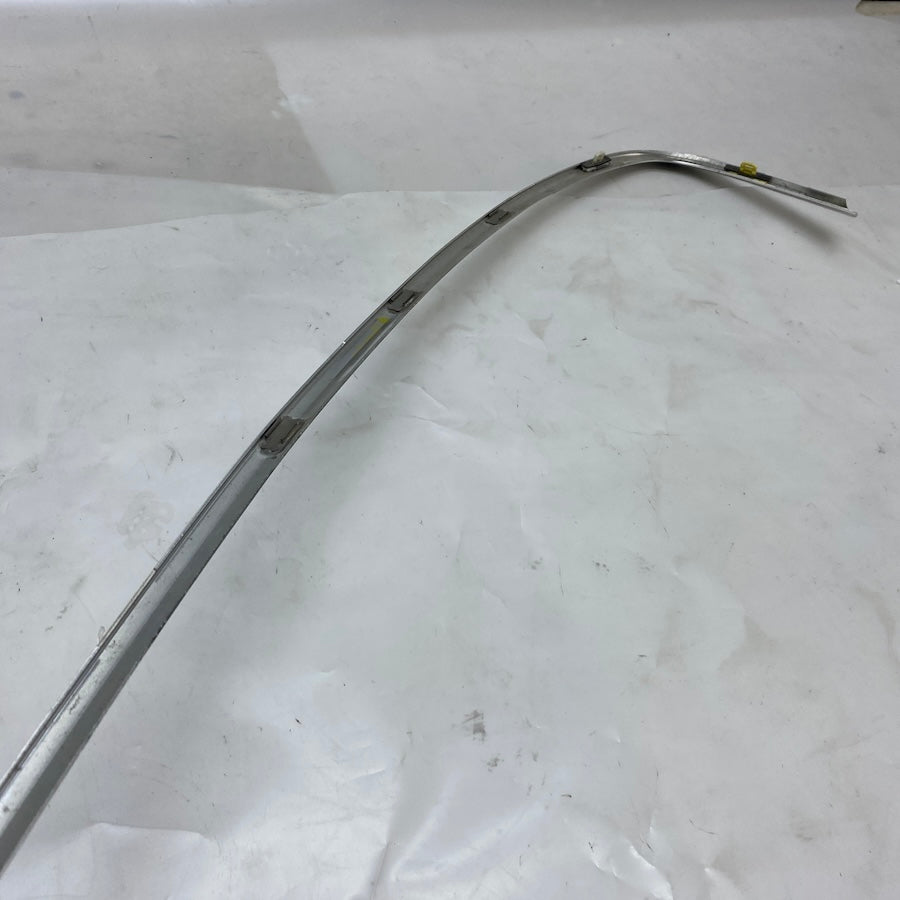 Volkswagen Passat Sağ Arka Cam Üst Çıtası 36589644