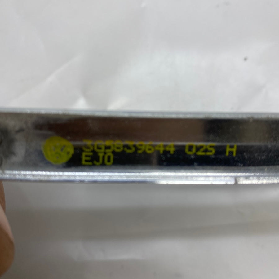 Volkswagen Passat Sağ Arka Cam Üst Çıtası 36589644