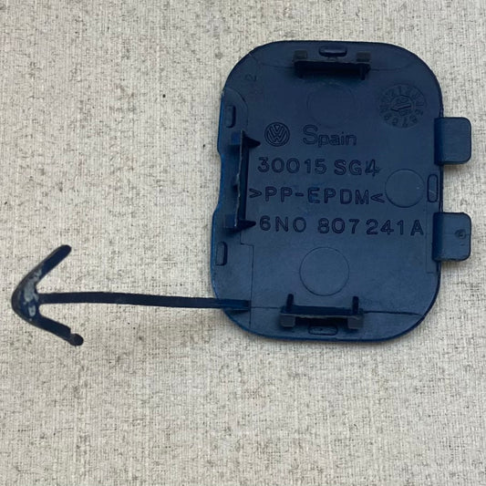 Volkswagen Polo Ön Çeki Demir Kapağı 6n0807241