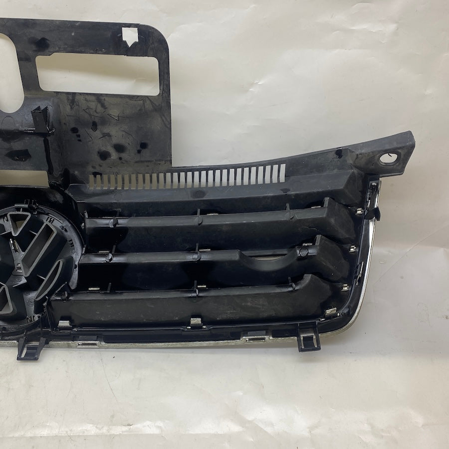 Volkswagen Polo Ön Panjur/Ön ızgara 6Q0853651