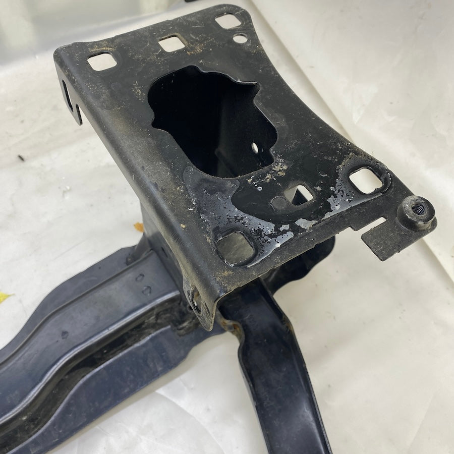 Volkswagen Tiguan Ön Tampon Demiri 5NA807611 Orijinal Çıkma 2013-2020