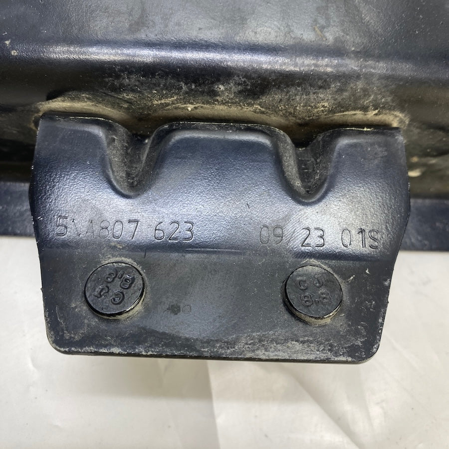 Volkswagen Tiguan Ön Tampon Demiri 5NA807611 Orijinal Çıkma 2013-2020