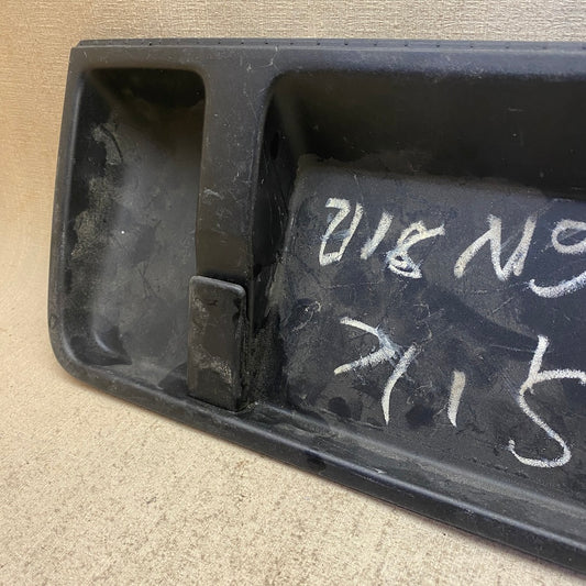 Volkswagen Transporter T5 Saklama Bölmesi 7E0857922