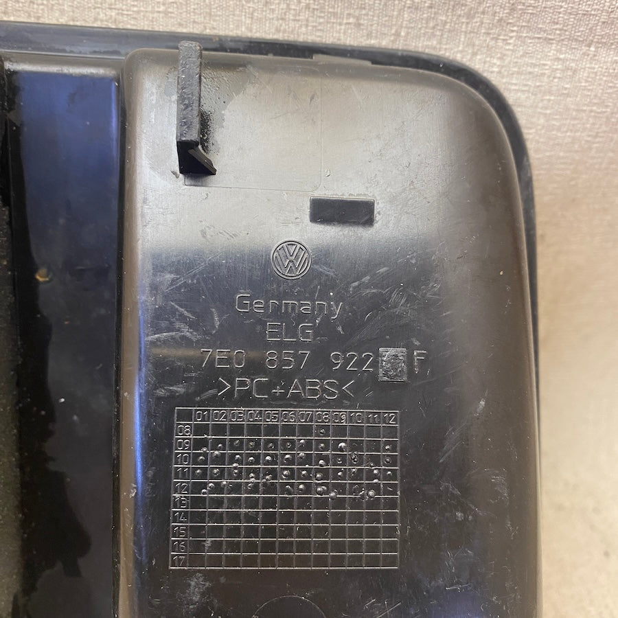 Volkswagen Transporter T5 Saklama Bölmesi 7E0857922