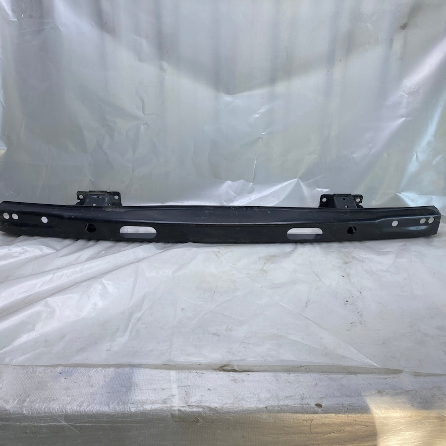 Volkswagen Transporter 2004-2014 arka tampon demiri, orijinal çıkma – 7H0807305