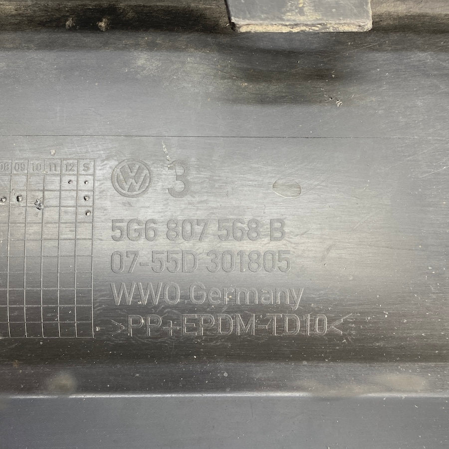 Volkswagen Golf 7 Arka Tampon Spoyleri/Difüzörü 566807568B