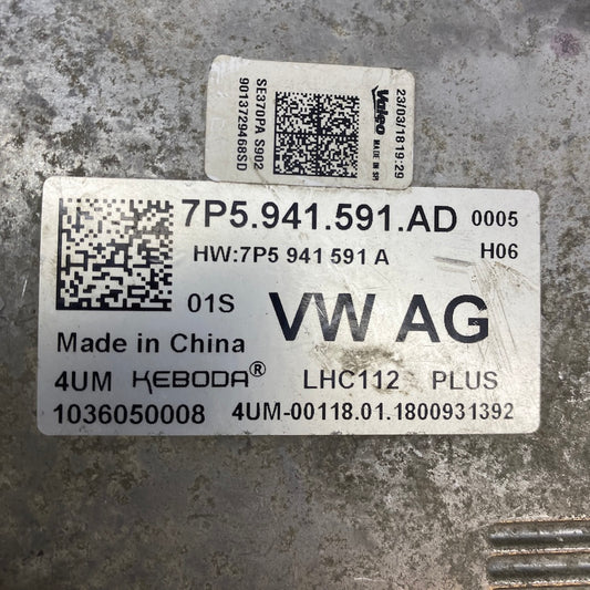 7P5941591AD kodlu LED far kontrol modülü – VW, Seat, Skoda araçlarla uyumlu.