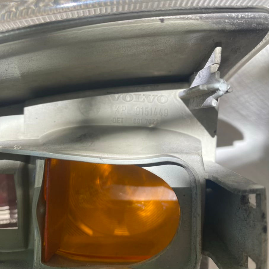 Volvo 850 Sağ Sinyal Lambası 1994 1995 1996 1997