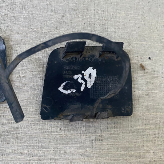 Volvo C30 2007-2010 Ön Çeki Demir Kapağı 30655932 Orijinal