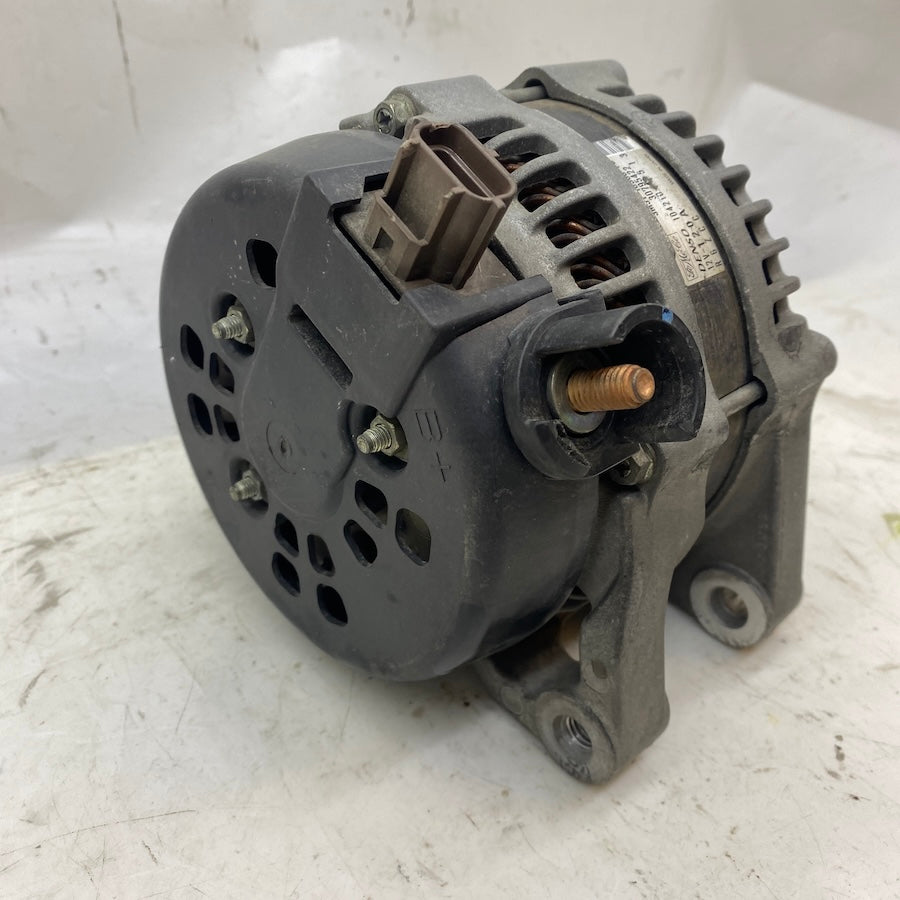 Volvo S40 1,6D Şarj Dinamosu 30795422