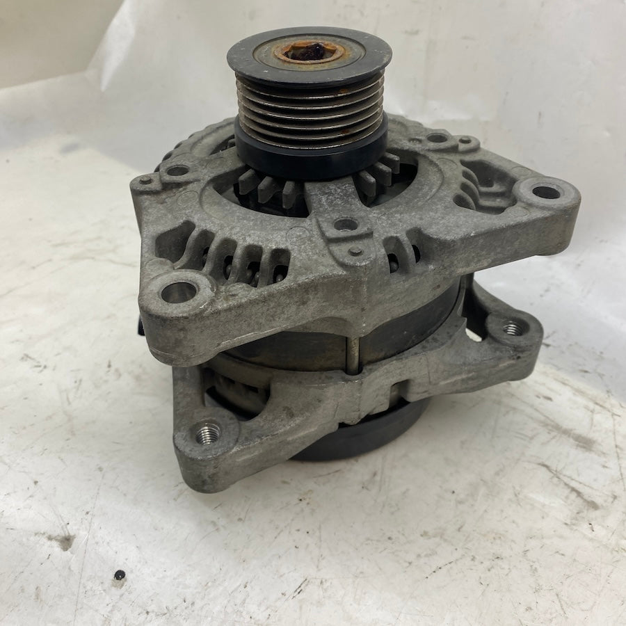 Volvo S40 1,6D Şarj Dinamosu 30795422