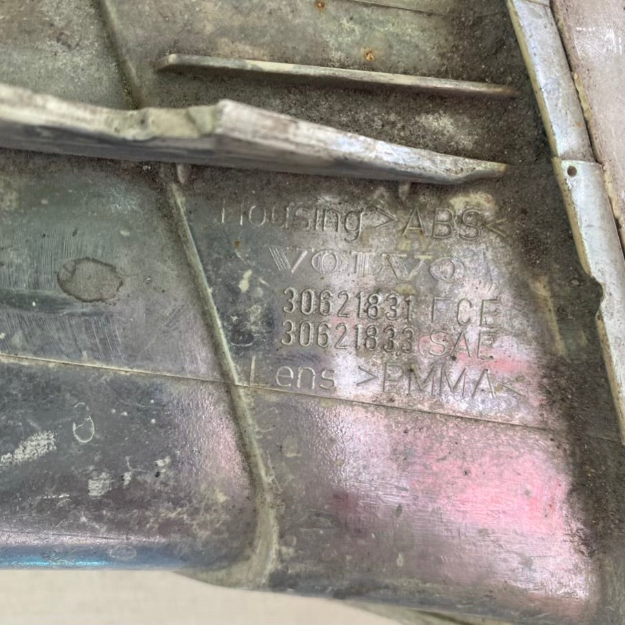 Volvo S40 2000-2004 Sol Sinyal Lambası Orijinal Çıkma