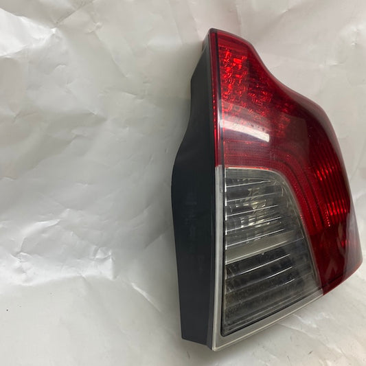 Volvo S40 Sağ Stop Lambası 31214608 (Camı Tamir Yapıldı)