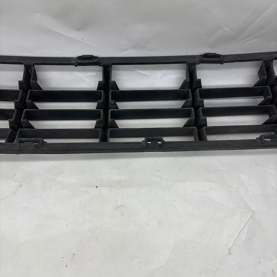 Volvo S40 Tampon Orta Izgara 30657006 - En Uygun Oto Parça