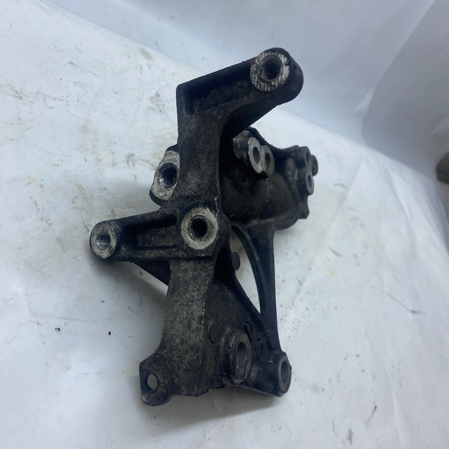 Volvo S40/V40 1.6 HDi Motor Bağlanti Braketi 9653249480