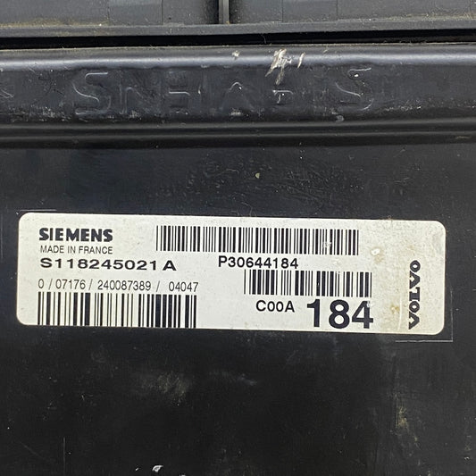 Volvo S40/V40 Motor Beyni 30644184 Orijinal Çıkma ECU 1995-2004 ECU