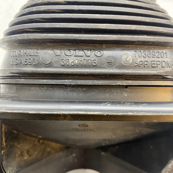 Volvo S60 D3 Hava Filtre Emiş Borusu Panele Bağlanan 30671773