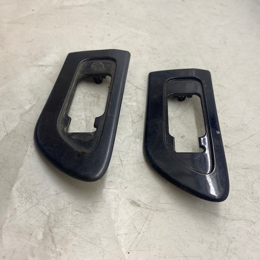 Volvo S60 Ön Sağ Sinyal Çerçevesi 08693514 00-09 En Uygun Oto Parça