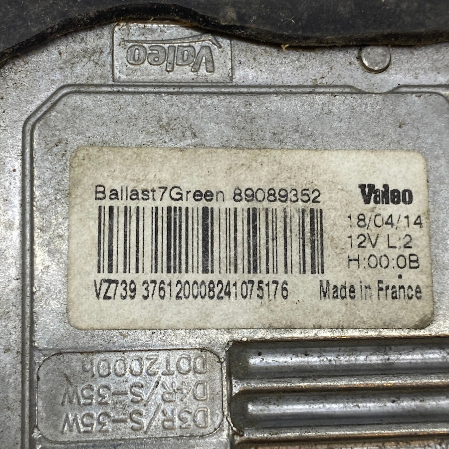 Volvo S60 / V60 xenon far beyni – OEM çıkma modül, güvenilir far kontrol ünitesi.