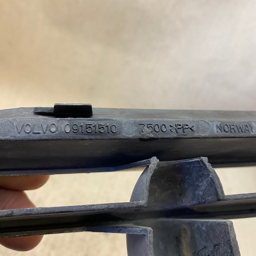 Volvo S70 V70 V70 XC Ön tampon alt ızgara 09151510
