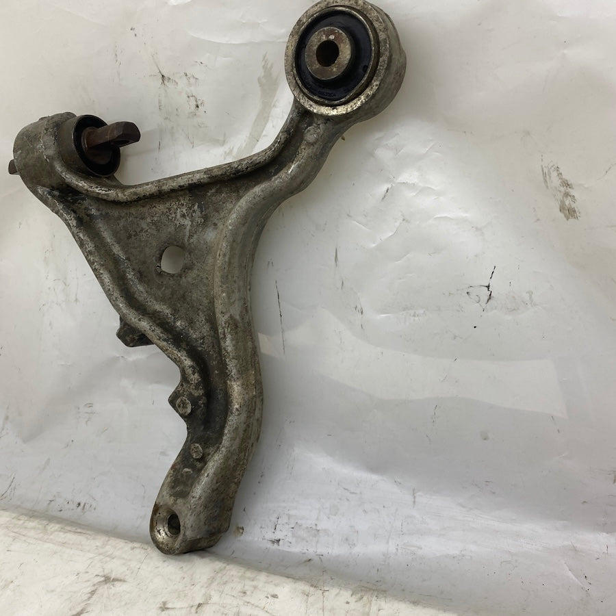 Volvo S80 Sağ Salıncak Alt Tabla 30635228/9492108