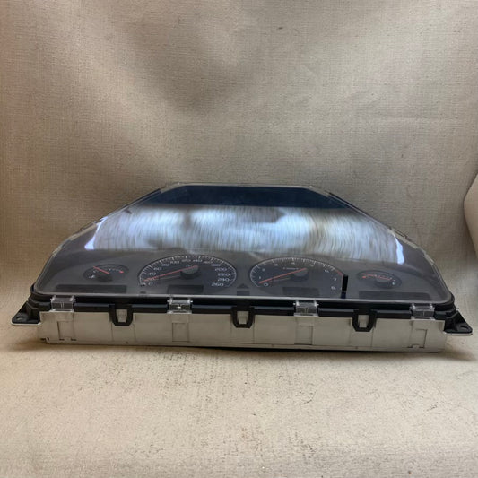 Volvo S80 V70 benzinli hız gösterge saati 9459821 9499668 69294570t