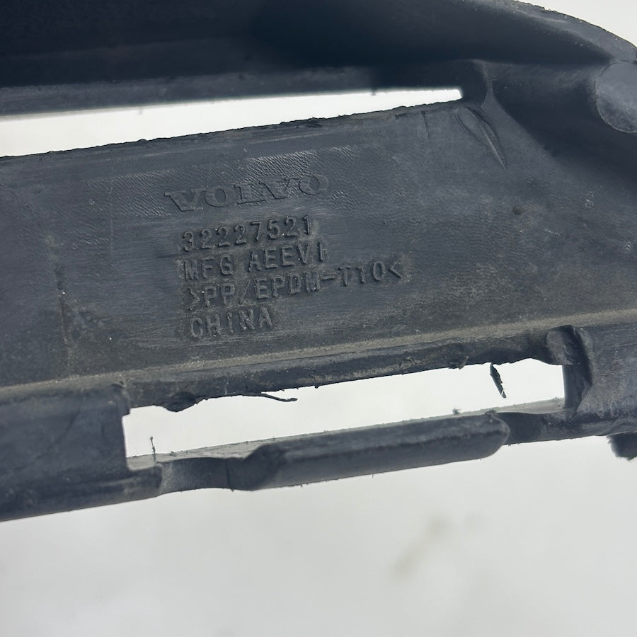 Volvo S90 Ön Tampon Alt Izgara 32227521