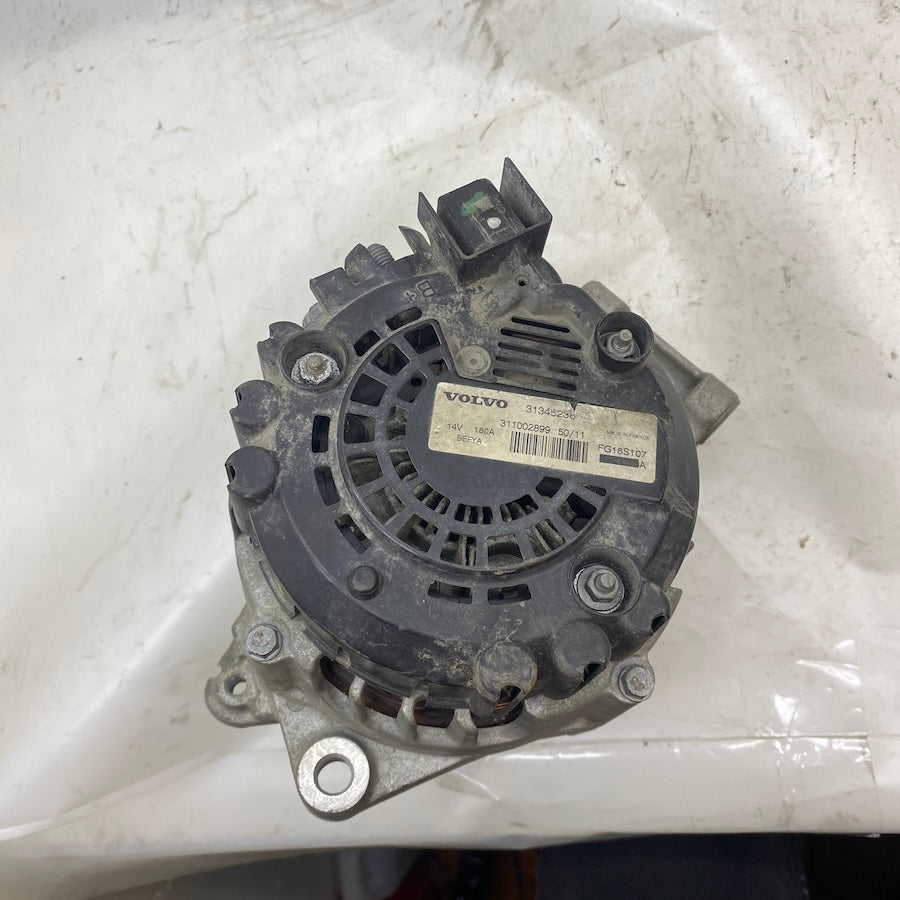Volvo T4 S60/V40/V60 Şarj Dinamosu 31345236 En Uygun Oto Parça
