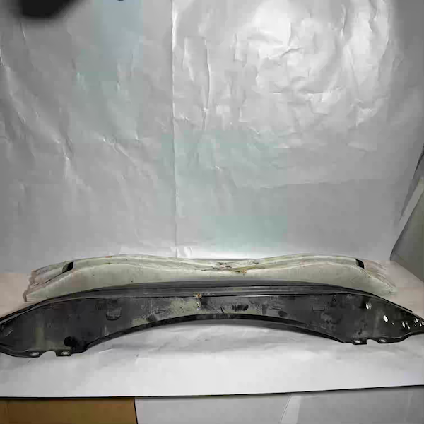 Volvo V40 Arka Tampon Demiri Orijinal Çıkma 2013-2020 En Uygun Oto Parça