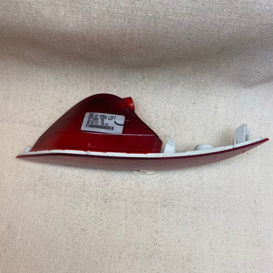 Volvo V40 Arka Tampon Reflektörü Sol 31395550
