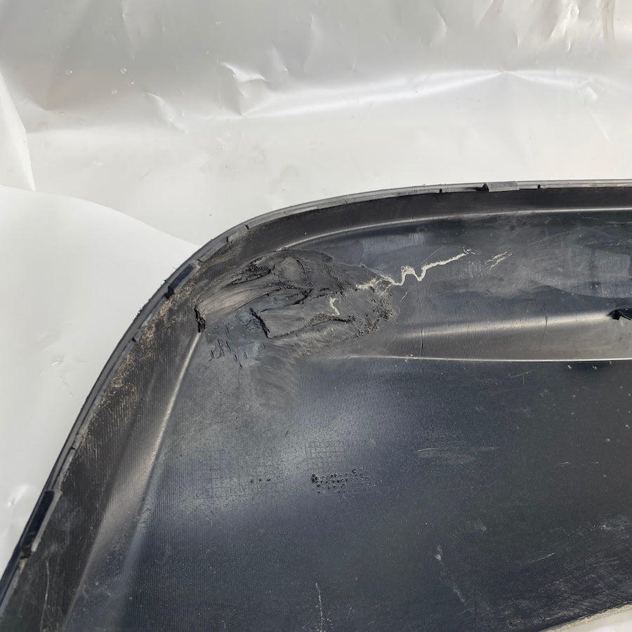 Volvo V40 Arka Tampon Spoyleri/Difüzörü 31283760