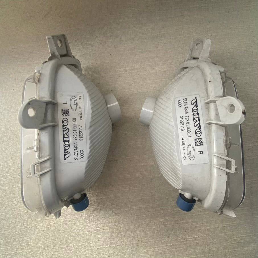 Volvo V40 Cross Country Sol / Sağ Ön Gündüz Farı EnUygunOtoParça