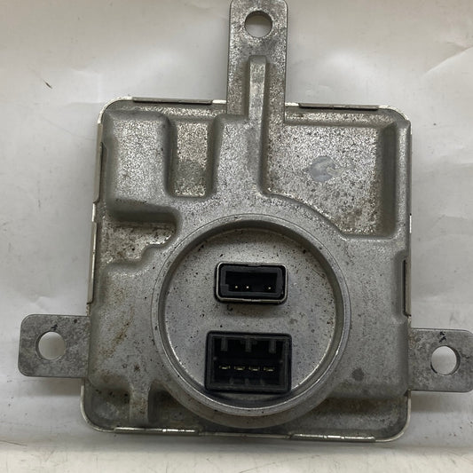 31335777 kodlu Volvo xenon far kontrol modülü – V40 modeli için çıkma beyin.